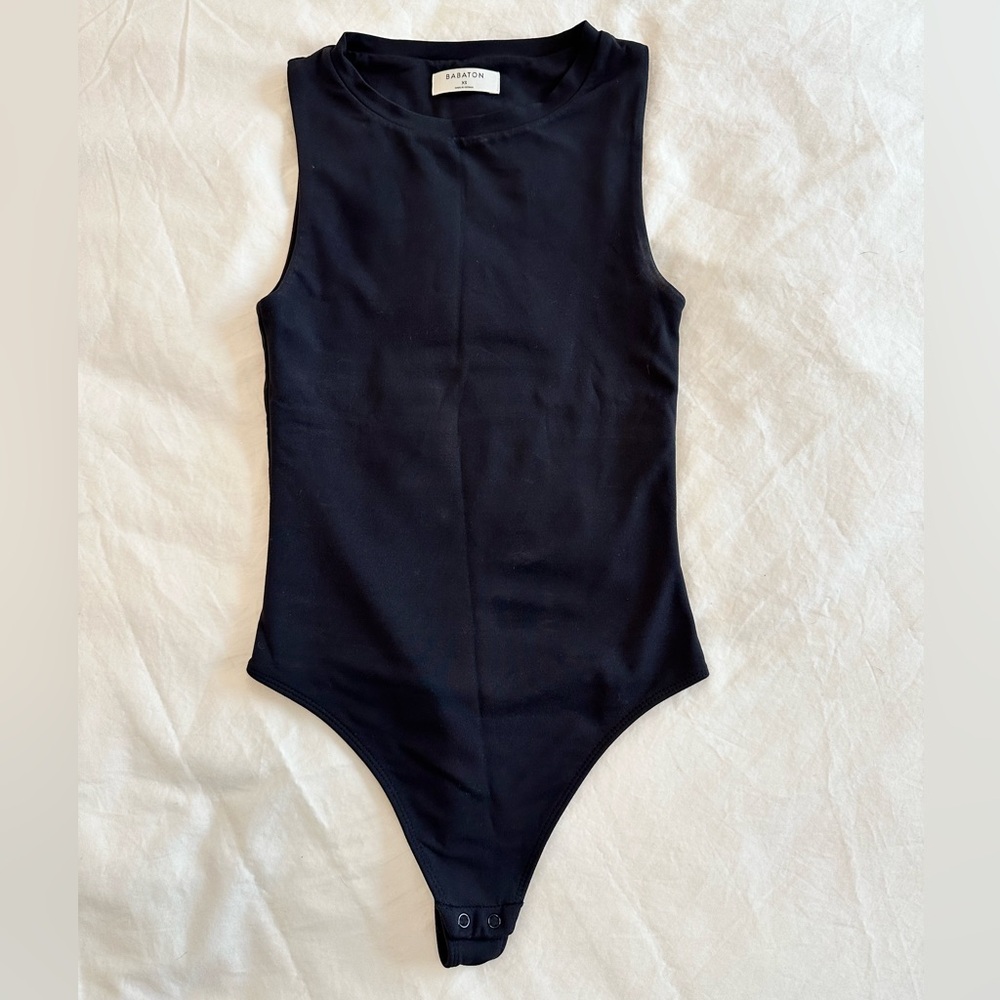 Babaton Classic Black Top